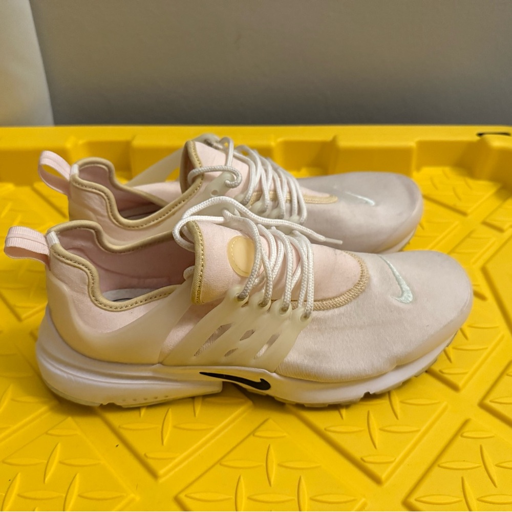Nike Women's Air Presto Casual Sneakers